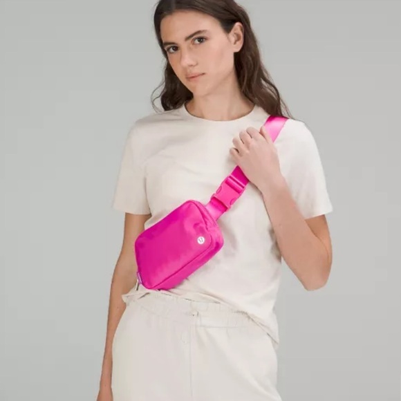 ❤️ Lululemon Sonic Pink Extended Strap Everywhere Belt Bag NWT - Picture 2 of 12